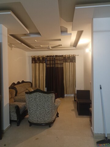 Master Bedroom in 3 BHK Builder Floor at Sector 40 – for Rent