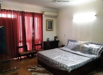 Bedroom in 4 BHK Apartment at Conscient Heritage Max, Sector 102 – for Rent