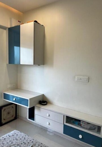 Room in 2 BHK Apartment at Triveni CHS Andheri East, Andheri East – for Rent