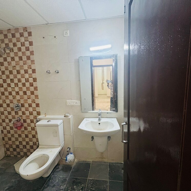 Bathroom, omaxe-new-chandigarh 3 Bedroom 1600 Sq.Ft. Builder Floor In Mullanpur Chandigarh 8473861