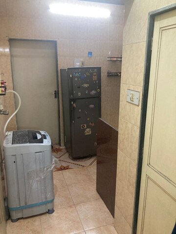 Bathroom in 1 BHK Apartment at Green Fields Apartment, Andheri East – for Rent