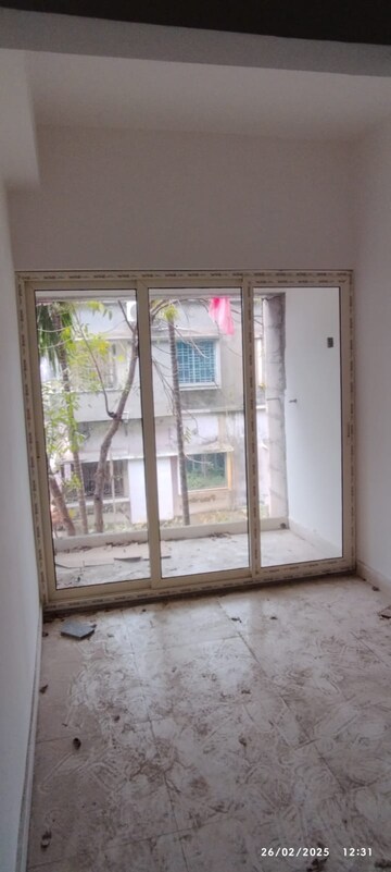 Room in 2 BHK Apartment at Joka – for Sale