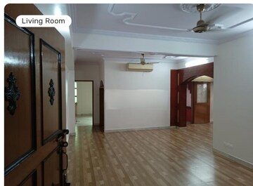 Furnished Amenities in 3 BHK Apartment at Hazratganj – for Rent