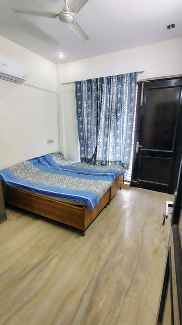 Bedroom in 3 BHK Builder Floor at Sector 45 – for Rent
