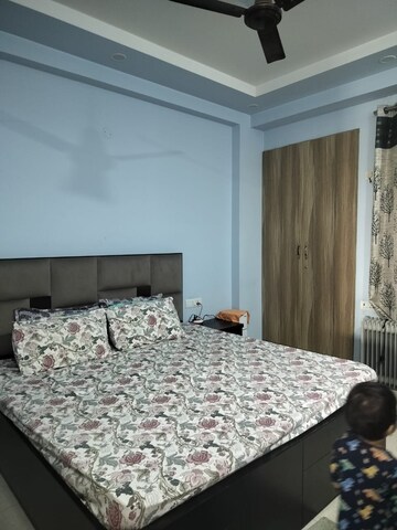 Bedroom in 3 BHK Builder Floor at Sector 45 – for Rent