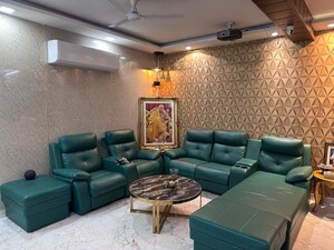 Master Bedroom in 3 BHK Builder Floor at Sector 42 – for Sale