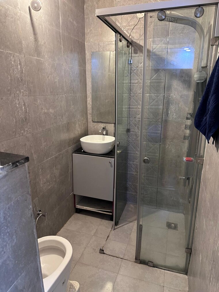 Bathroom, sector 42 3 Bedroom 1400 Sq.Ft. Builder Floor In Sector 42 Faridabad 8474021