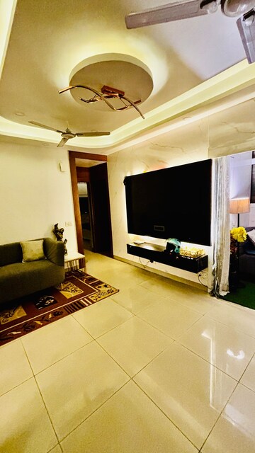 Master Bedroom in 3 BHK Builder Floor at Sector 37 – for Rent