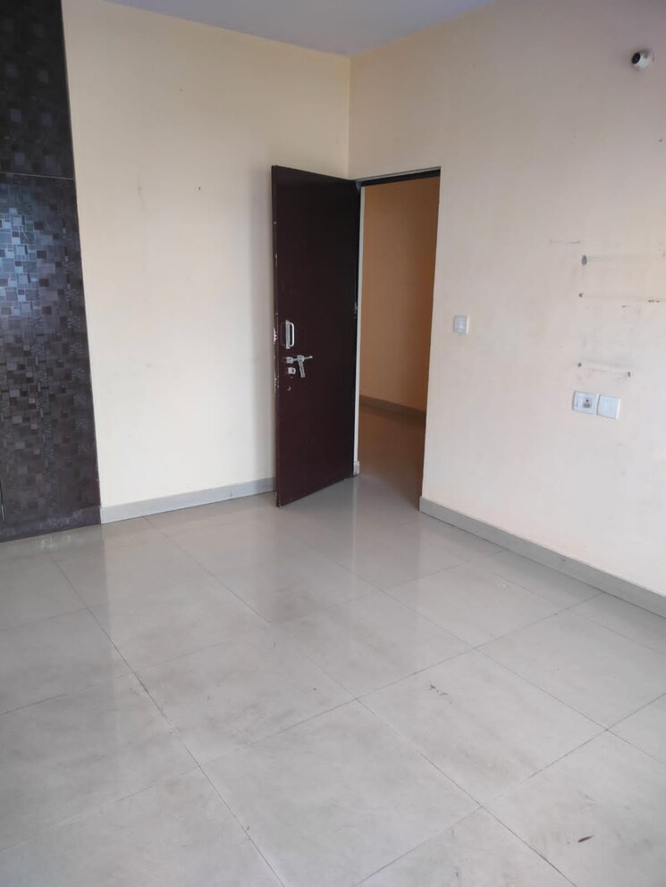 Master Bedroom, emaar-the-palm-drive-palm-studios 3 Bedroom 1950 Sq.Ft. Apartment In Sector 66 Gurgaon 8474093