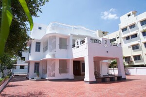  Showroom For Rent in Rs Puram