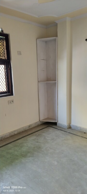 1.5 BHK Builder Floor For Rent in Rohini Sector 11