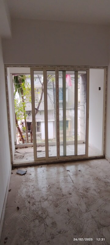 Room in 1.5 BHK Apartment at Joka – for Sale