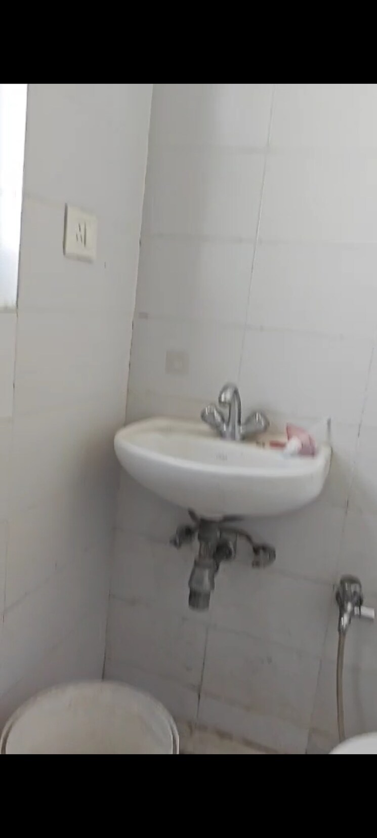 Bathroom, bptp-parkland 3 Bedroom 180 Sq.Yd. Apartment In Sector 75 Faridabad 8474205