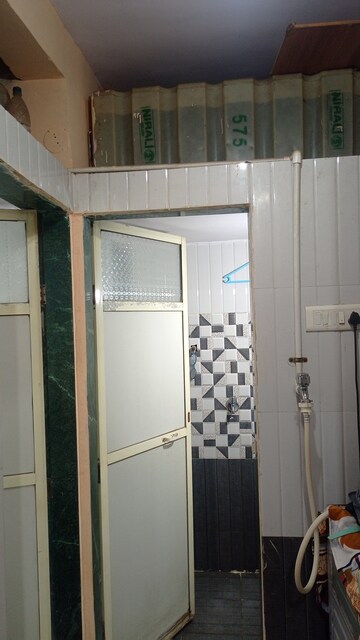 Bathroom in 1 BHK Apartment at Dombivli West – for Rent