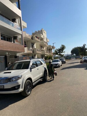 Gym in 3 BHK Builder Floor at Sector 84 – for Sale