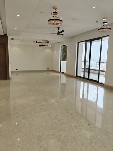 Room in 4 BHK Apartment at ABA County 107, Sector 107 – for Rent