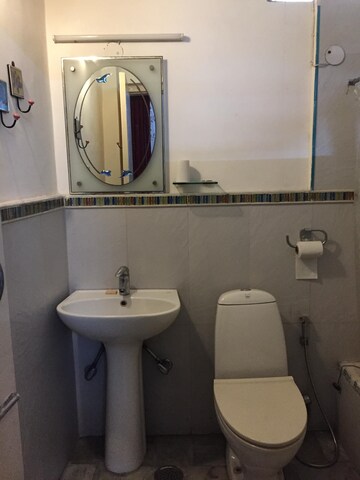Bathroom in 3 BHK Builder Floor at Safdarjang Enclave – for Rent