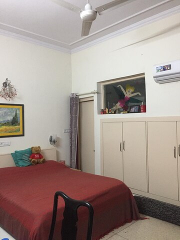 Bedroom in 3 BHK Builder Floor at Safdarjang Enclave – for Rent