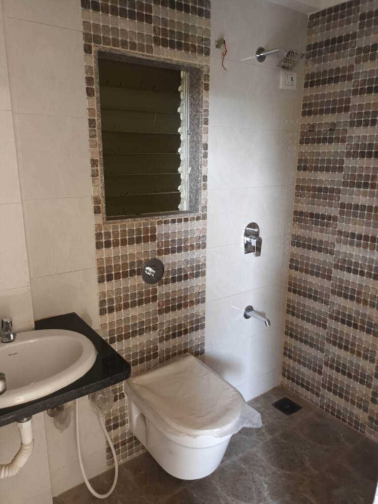 Bathroom, kendale-emeralds 2 Bedroom 633 Sq.Ft. Apartment In Badlapur East Thane 8474314