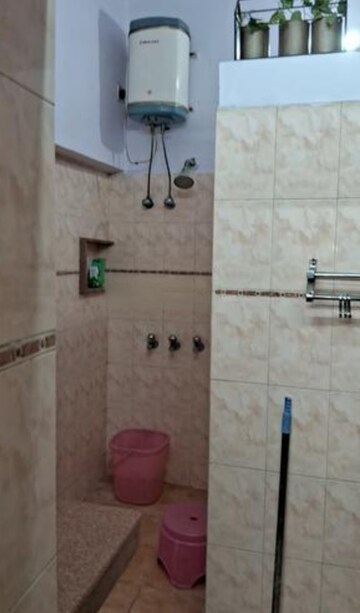 Bathroom in 2 BHK Apartment at Hazratganj – for Rent