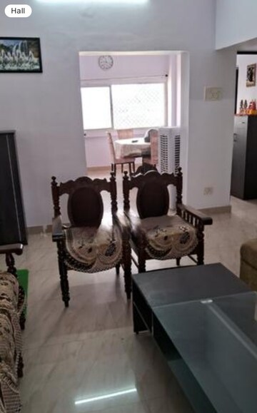 Building Lobby in 2 BHK Apartment at Hazratganj – for Rent