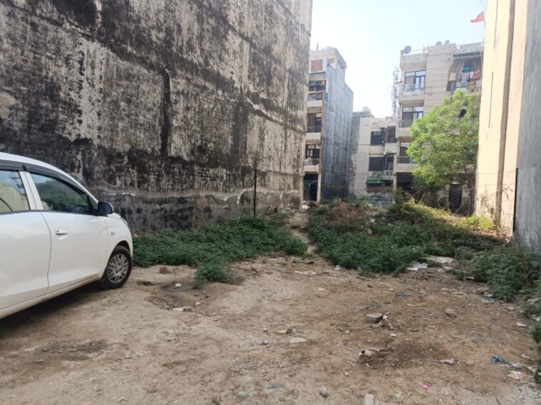 Garden, sector 49  304 Sq.Mt. Plot In Sector 49 Noida 8474351