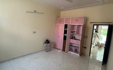 3 BHK Builder Floor For Rent in Sector 9