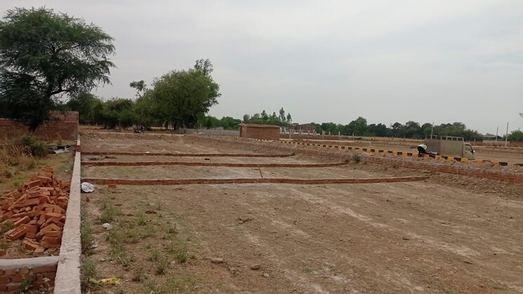 Garden, taqtical-town  1500 Sq.Ft. Plot In Safedabad Lucknow 8474417