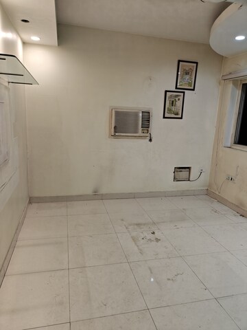 Room in 3 BHK Apartment at Uttaranchal Apartments, Ip Extension – for Sale