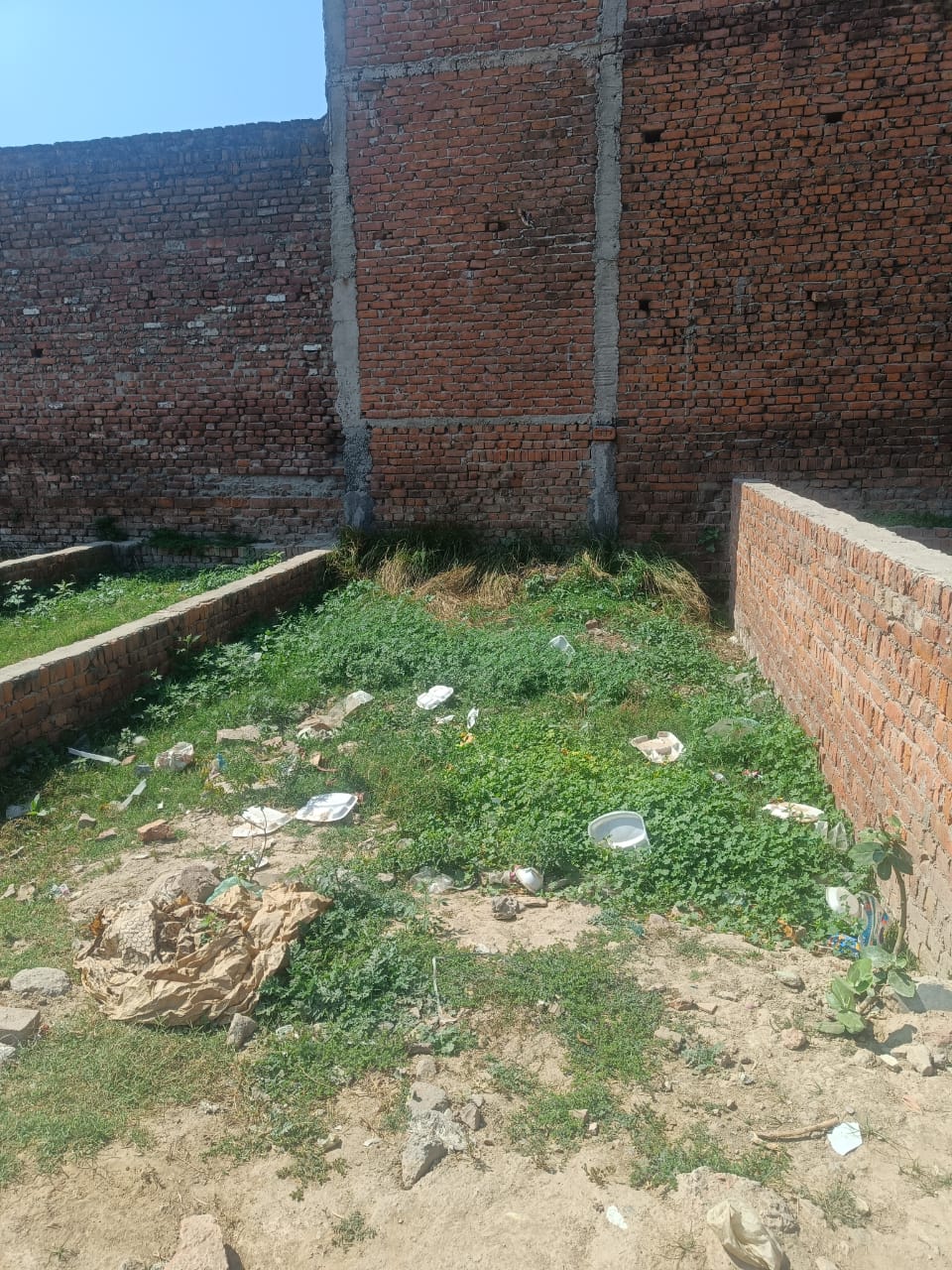 Plot For Sale in Sector 63a