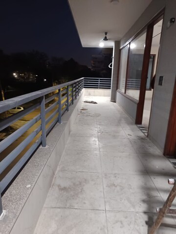 Balcony in 3 BHK Builder Floor at Ansal Sushant Lok I, Sector 43 – for Rent