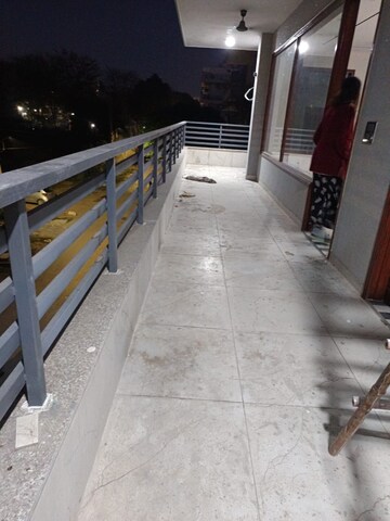 Balcony in 3 BHK Builder Floor at Ansal Sushant Lok I, Sector 43 – for Rent