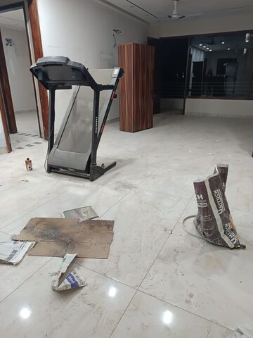 Building Lobby in 3 BHK Builder Floor at Ansal Sushant Lok I, Sector 43 – for Rent