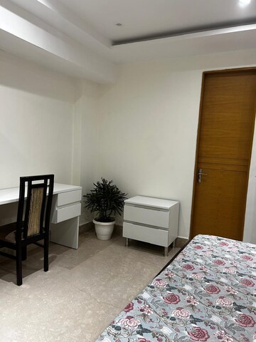 Bedroom in 3 BHK Builder Floor at Sector 42 – for Rent