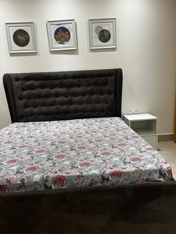 Bedroom in 3 BHK Builder Floor at Sector 42 – for Rent