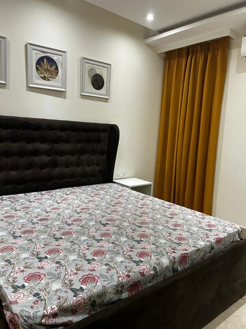 Bedroom in 3 BHK Builder Floor at Sector 42 – for Rent