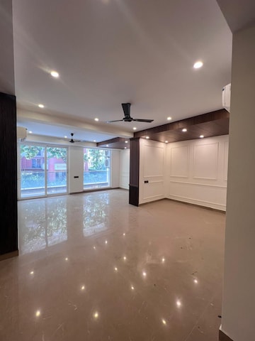 Room in 4 BHK Builder Floor at Ansal Sushant Lok I, Sector 43 – for Rent