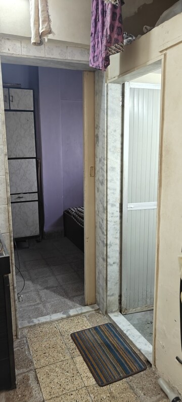 Bathroom in 1 BHK Apartment at Dahisar West – for Rent