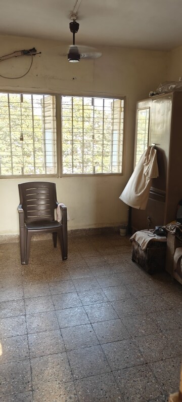 Room in 1 BHK Apartment at Dahisar West – for Rent