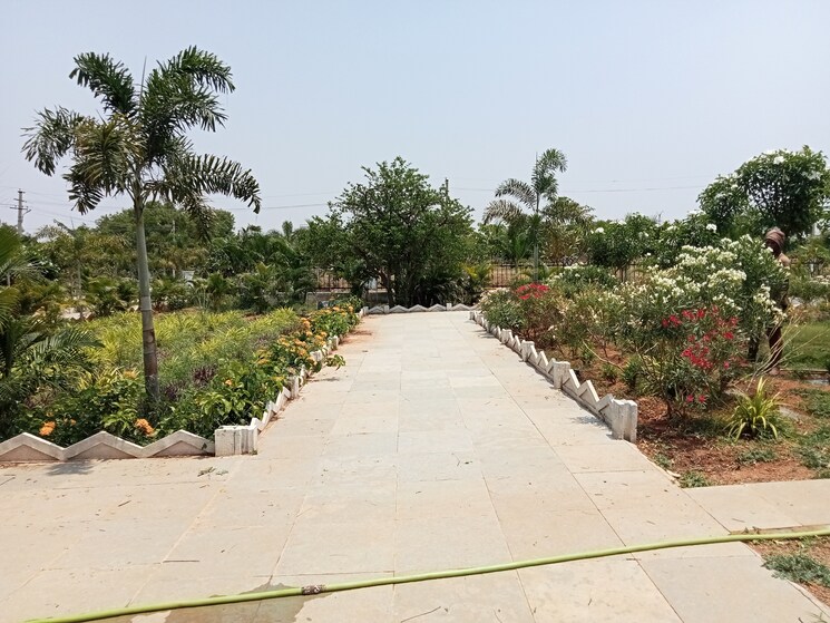 Garden, smart-city  167 Sq.Yd. Plot In Maheshwaram Hyderabad 8474659