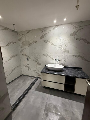 Attached Bathroom in 4 BHK Builder Floor at Sector 55 – for Rent