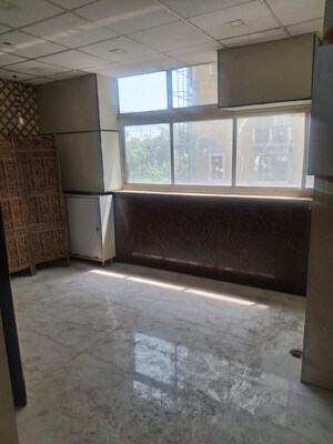 Room in 3 BHK Apartment at Antriksh Overseas Apartment, Sector 50 – for Sale