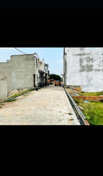  Plot For Sale in Sector 105