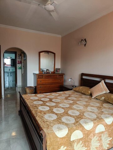 Bedroom in 2 BHK Apartment at Unitech Heritage City, Sector 25 – for Rent