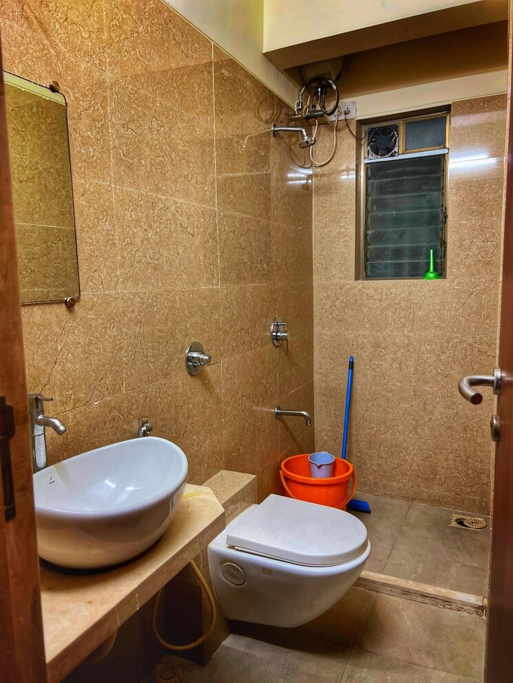 Bathroom, hk-orchid-residences 2 Bedroom 651 Sq.Ft. Apartment In Andheri West Mumbai 8474687