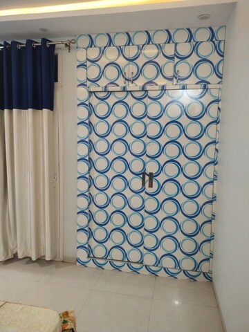Bedroom in 3 BHK Apartment at Gomti Nagar – for Rent