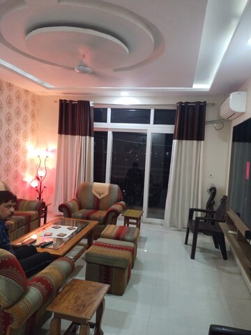 Swimming Pool in 3 BHK Apartment at Gomti Nagar – for Rent