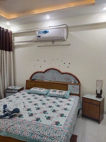 Bedroom in 3 BHK Apartment at Gomti Nagar – for Rent