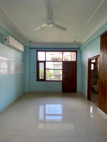 Room in 3 BHK Apartment at Sector 20 – for Rent