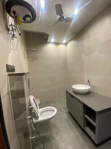 Bathroom in 4 BHK Builder Floor at Sainik Plaza, Sector 49 – for Rent